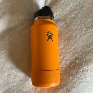 32 Oz Orange Hydroflask with removable rubber bottom